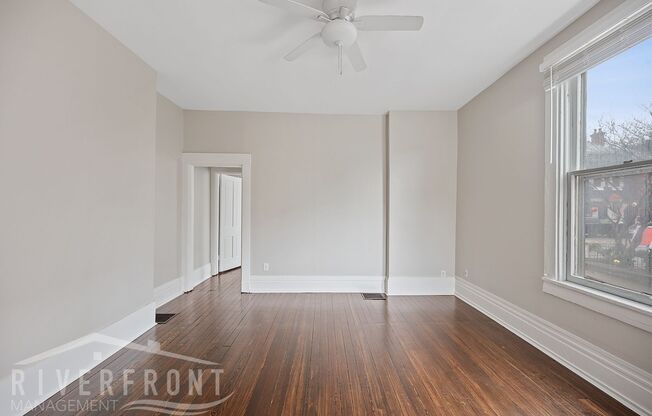 1 bed, 1 bath, 1,200 sqft, $1,250, Unit 622 Main St - 1