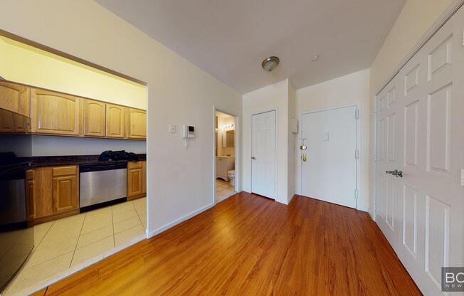 342 W 47 ST