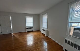 2 beds, 1 bath, $1,200