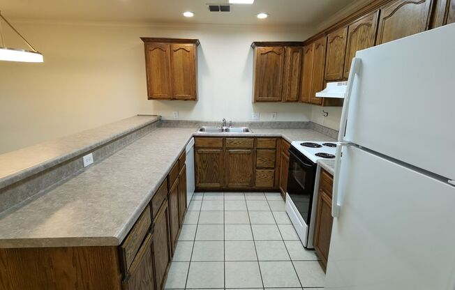 3 beds, 2 baths, 1,223 sqft, $1,495, Unit 1015