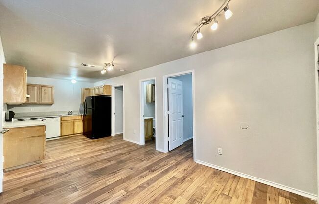 1013 1015 ADVANCE ST