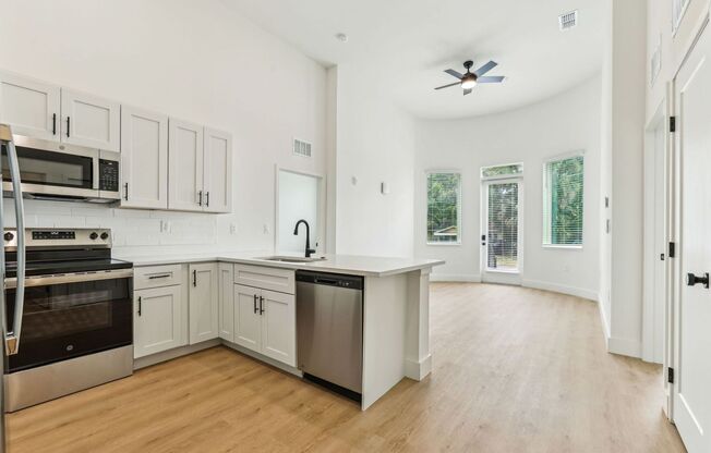 2 beds, 2 baths, 803 sqft, $1,995, Unit 106
