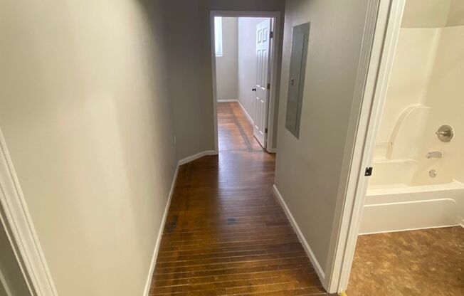 2 beds, 1 bath, 1,000 sqft, $1,265, Unit 101