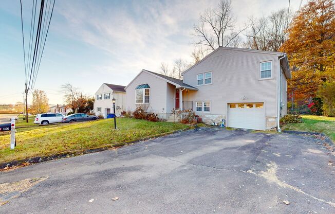 3 Bedroom Split Level in Woodbridge