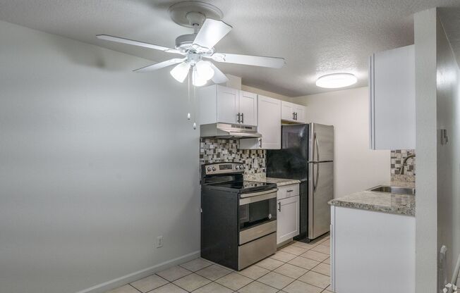 2 beds, 1 bath, 752 sqft, $1,525, Unit 224