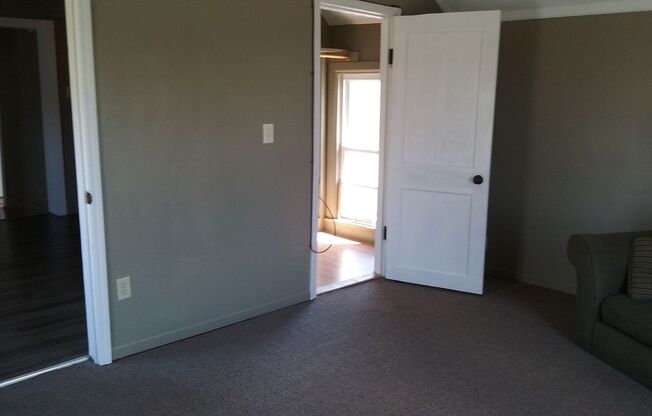 3 beds, 1 bath, $1,350