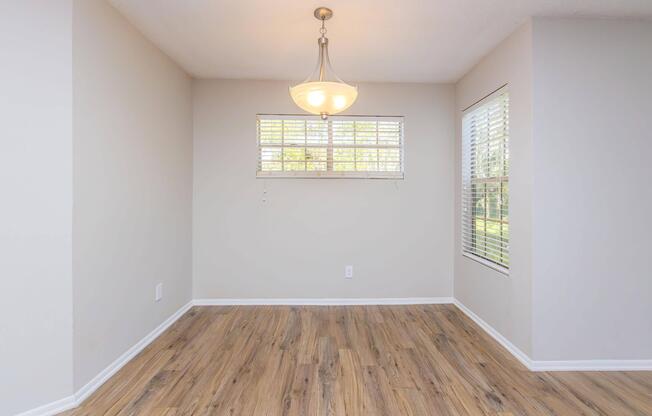 2 beds, 2 baths, 950 sqft, $1,299