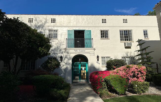 Discover Vintage Charm at Villa Marquise