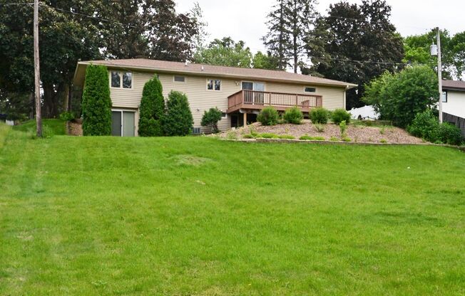 Beautiful 2 bed, 1 Bath Home in Roseville