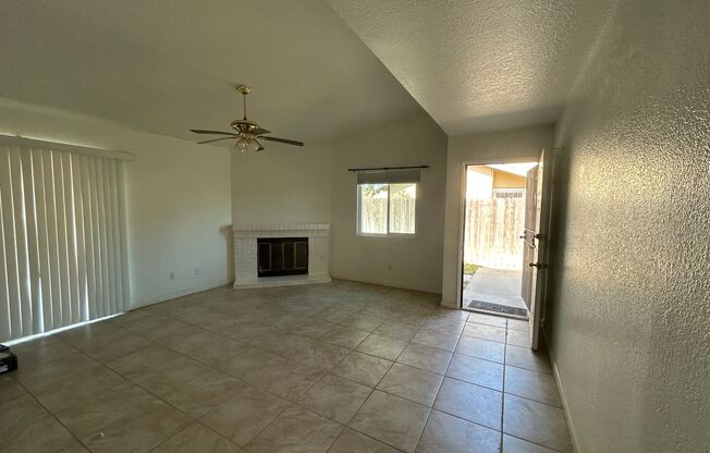 Great 3 bedroom 2 bath in Visalia ready for move in.