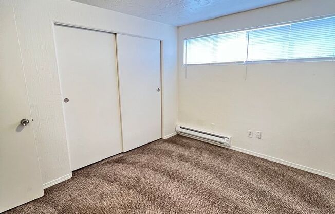 2 beds, 1 bath, $1,000, Unit 601 S. Division #17