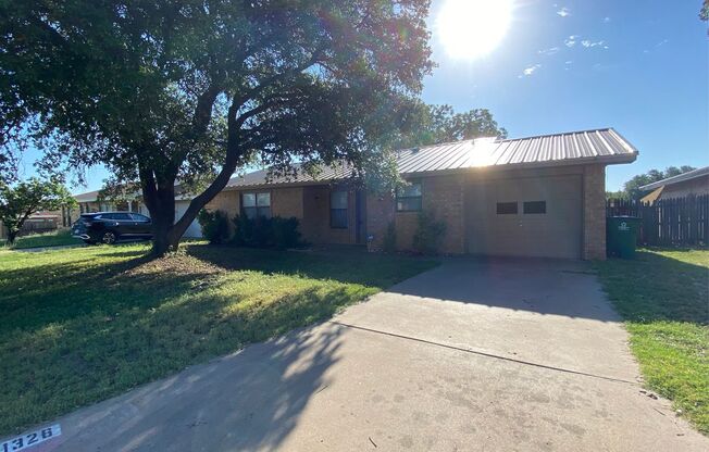 Spacious 3 Bedroom 2 Bath home in PaulAnn AVAILABLE NOW!