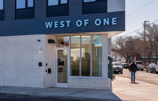 1 bed, 1 bath, 587 sqft, $2,200, Unit 403