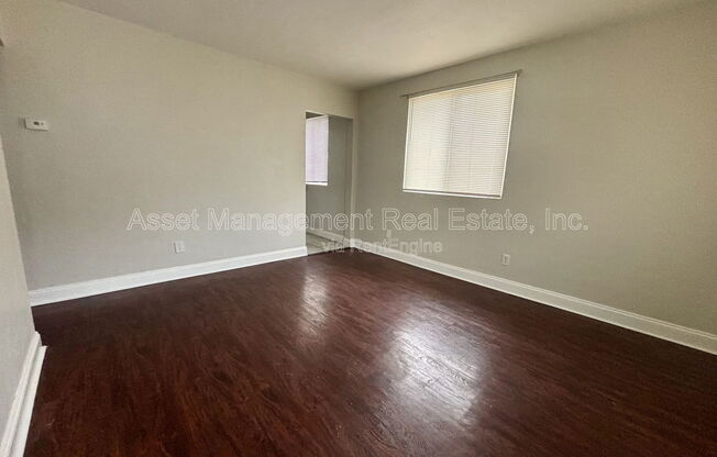 2822 37 AVE N