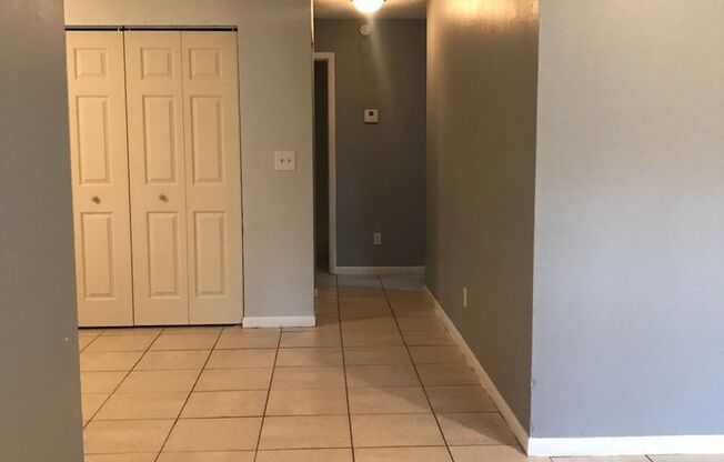 SPACIOUS RANCH STYLE 3 BEDROOM 2 FULL BATH - ST PETERSBURG