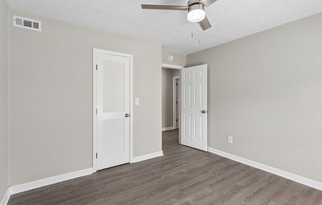 3 beds, 2 baths, 1,300 sqft, $1,900, Unit 121