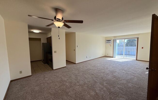 2 beds, 1 bath, 1,008 sqft, $1,650, Unit 7717CF