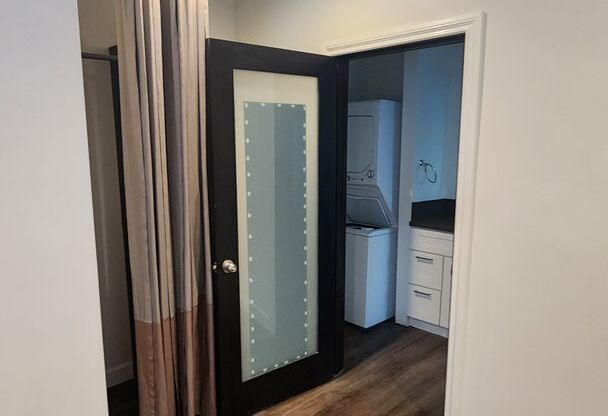 1 bed, 1 bath, $2,295, Unit 834