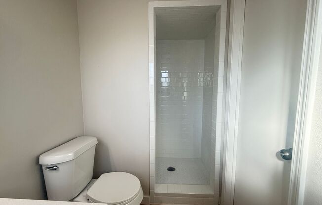 2 beds, 2 baths, 950 sqft, $1,470, Unit PEN-203