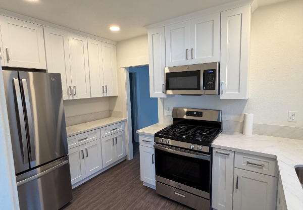 541 W COMMONWEALTH AVE