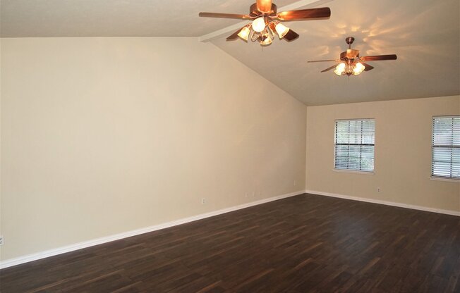521 ENGLISH OAK DR