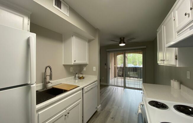 2 beds, 2 baths, 800 sqft, $2,677, Unit 10-104