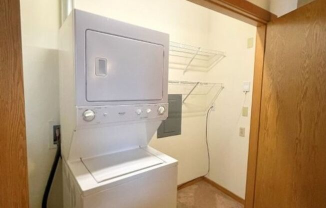 3 beds, 2 baths, 1,512 sqft, $2,700, Unit 206