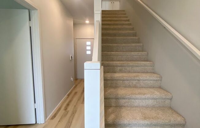 Brand New Flexible Live/Work Townhouse 3 Bed 3.5 Bath in Alana at Hoopili!