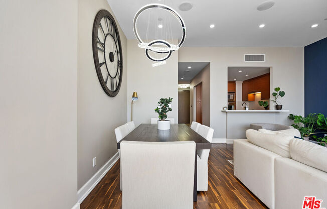 1 bed, 1.8 baths, 1,160 sqft, $6,900, Unit 32G