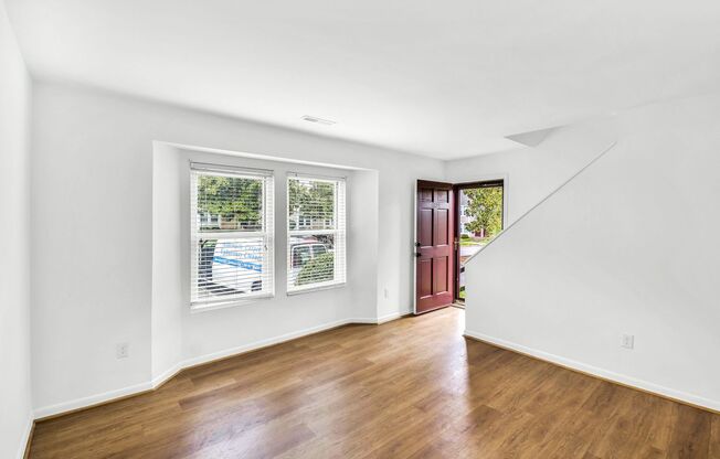 2 beds, 1.5 baths, 980 sqft, $1,895, Unit 2746 Gatewood Cir