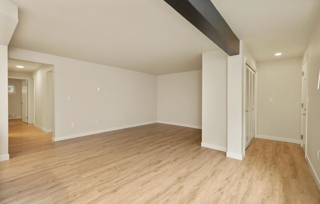 2 beds, 1 bath, 875 sqft, $2,795, Unit 27