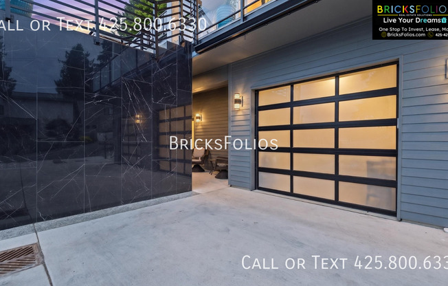 8327 NE JUANITA DR