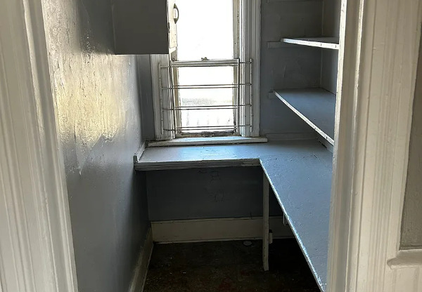 1700 N 36 ST