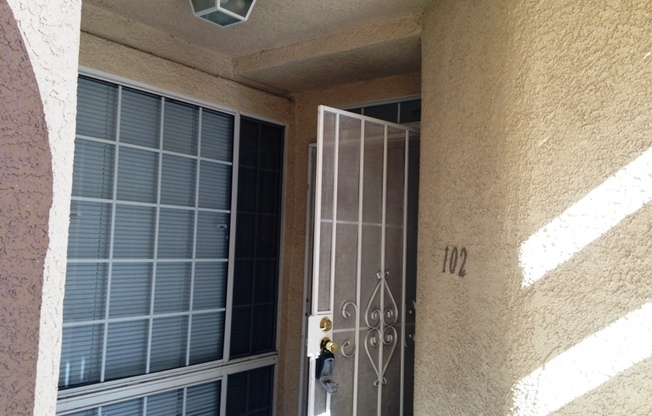 SUNHAMPTON CONDO FIRST FLOOR!