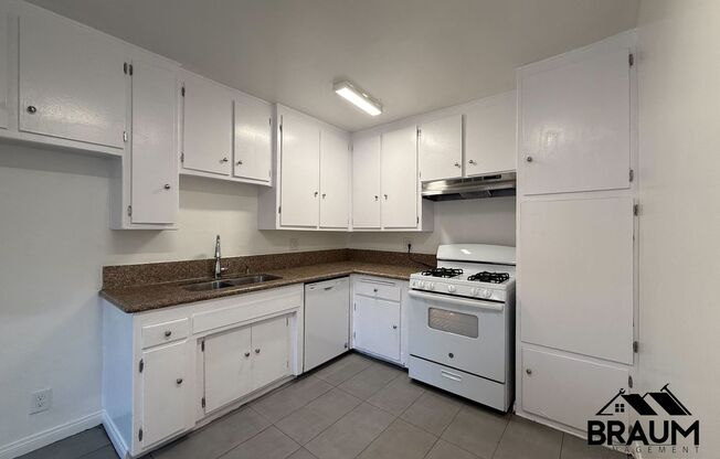 3 beds, 2 baths, 1,200 sqft, $2,950, Unit 6