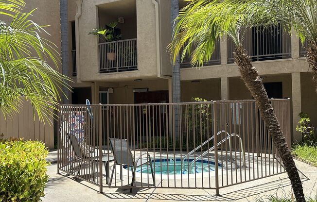 University Heights - Renovated Apartment with In-Unit Laundry, A/C and Garage