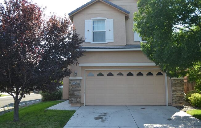 4 beds, 2.5 baths, $2,299