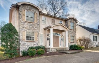 Awesome 2BE/2.5BA duplex Incredible location near Vanderbilt University!