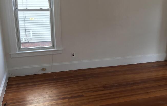 10 Lincoln Ave.