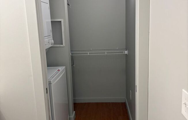 Studio, 1 bath, 484 sqft, $950, Unit Unit 310