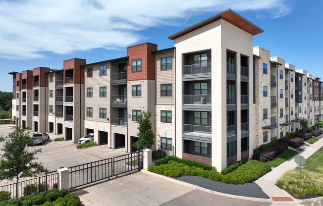 Apartment Building Exterior at Aurora Watson Branch, Texas, 76063