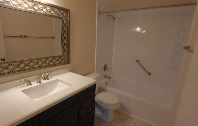 2 beds, 1 bath, $1,295, Unit # 225