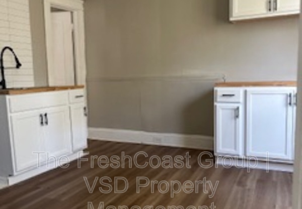 3434 E 105 ST