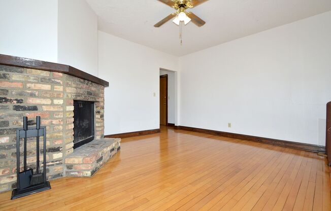 1 bed, 1 bath, 410 sqft, $955, Unit 19 - 301