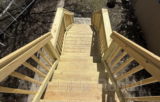 2015 W GREENFIELD AVE