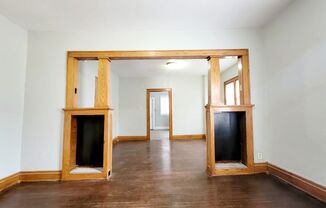 2 beds, 1 bath, $900, Unit 802 N. Olive St Apt 1