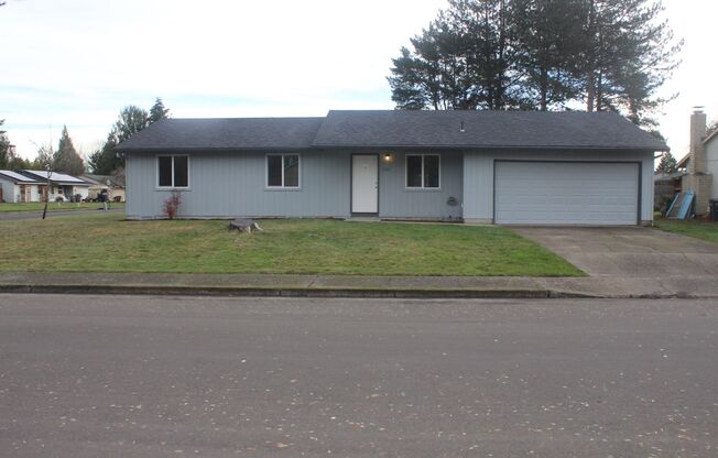 Updated 4 bedroom, 2 bath home near Intel Jones Farm in Hillsboro