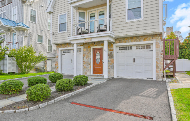 25 PENFIELD PL