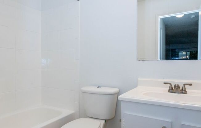 2 beds, 2 baths, 950 sqft, $1,895, Unit 27