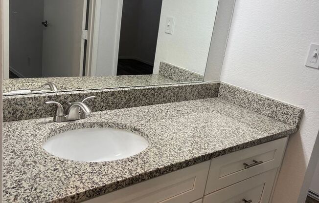 2 beds, 1 bath, 726 sqft, $1,359, Unit 223